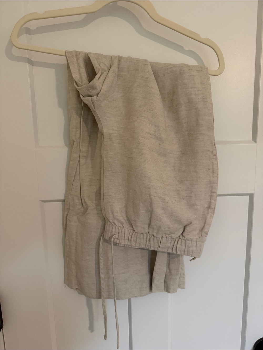 Aritzia linen lodge Women’s Lightweight Beige Drawstring Shorts